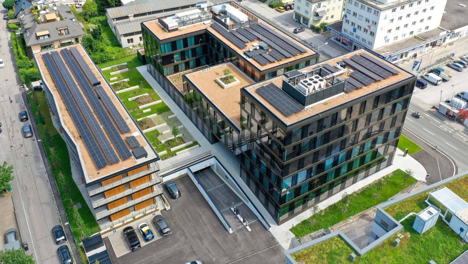 Termingerecht fertiggestellt und großteils vollvermietet: IFA AG realisiert Salzburger Mixed-Use-Quartier „V33“