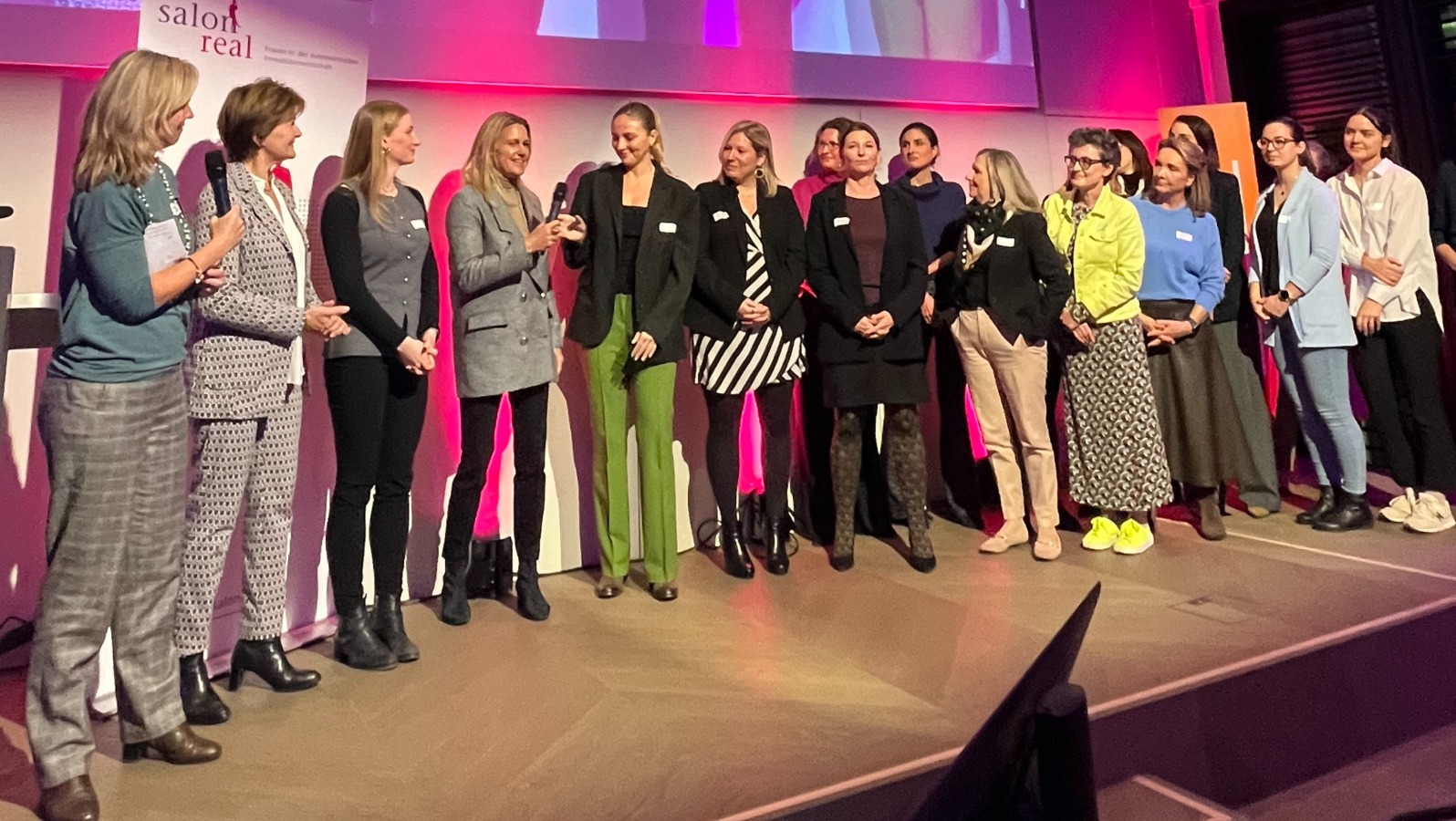 Salon Real startet ins nächste Führungskräfteprogramm