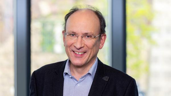 RICS-Akkreditierung für Immobilien-Studiengänge der FHWien der WKW bestätigt