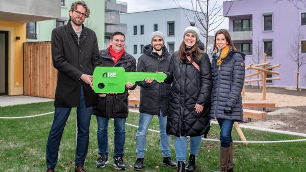 Weltrekord im Ziegelmassivbau: ARE übergibt Ziegelhäuser im Wildgarten