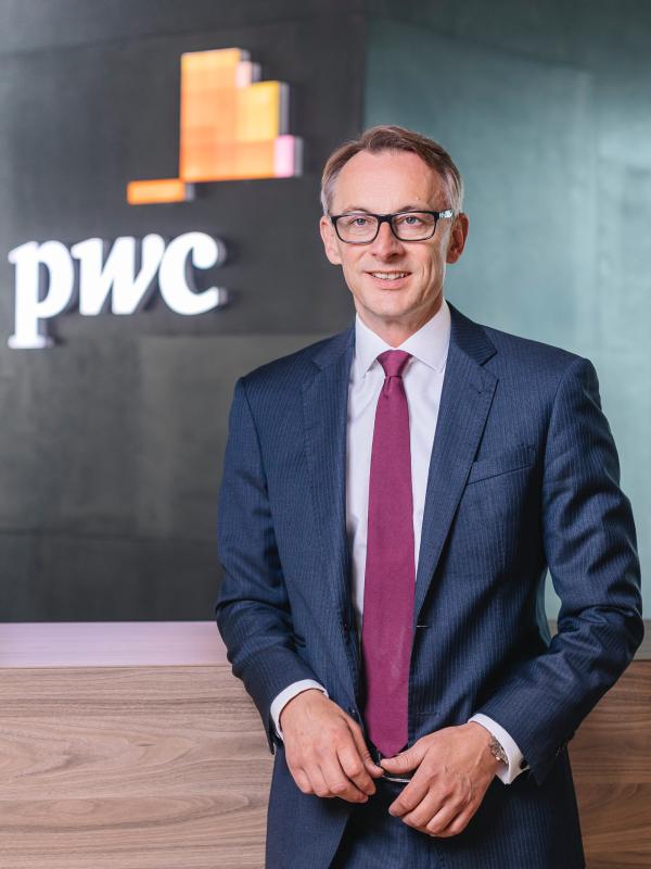 PwC Global Investor Survey: Ein Drittel der Investor:innen erwartet mehr Jobs durch KI