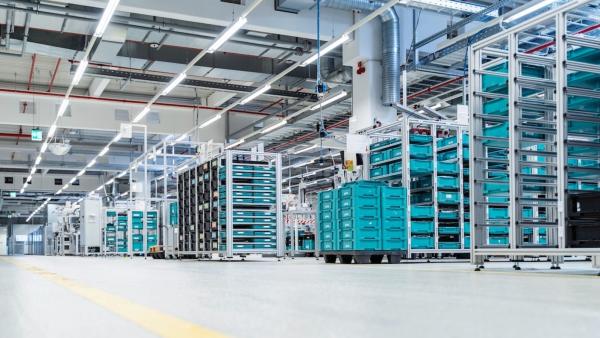Sinkende Spitzenrenditen bei steigendem Transaktionsvolumen am europäischen Industrie- und Logistikimmobilienmarkt