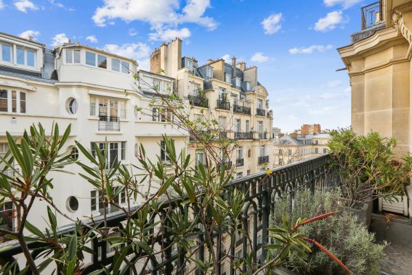 Wohnimmobilienmarkt Paris: Anhaltend hohe Nachfrage und stabiles Preiswachstum für 2025 erwartet