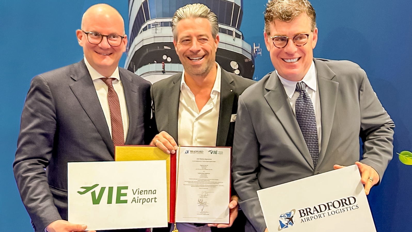 Flughafen Wien und Bradford gründen Joint Venture für smarte Logistik am Airport 