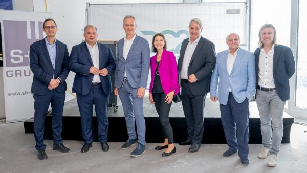 Gleichenfeier beim DC2 in der Donaustadt                                