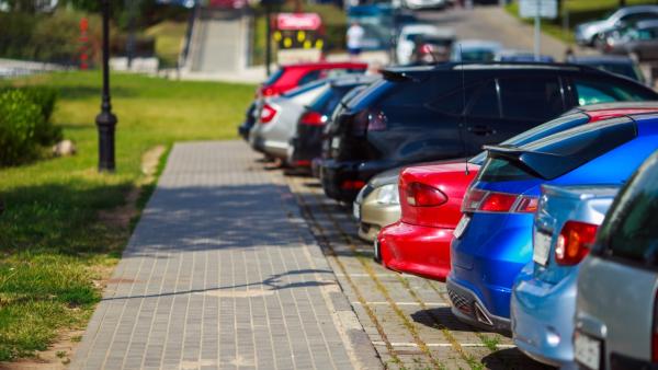 Parken auf Allgemeinflächen zulässig: OGH verlangt konkrete Beeinträchtigung