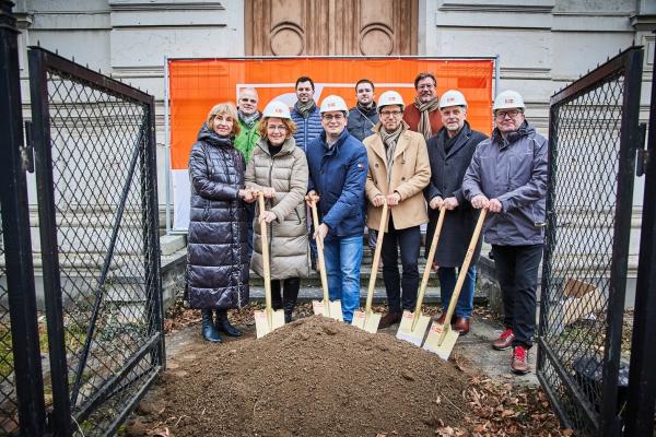 Bürgermeister Patrick Strobl :„Endlich geht es los!“ – Spatenstich für Betreutes Wohnen in Melk