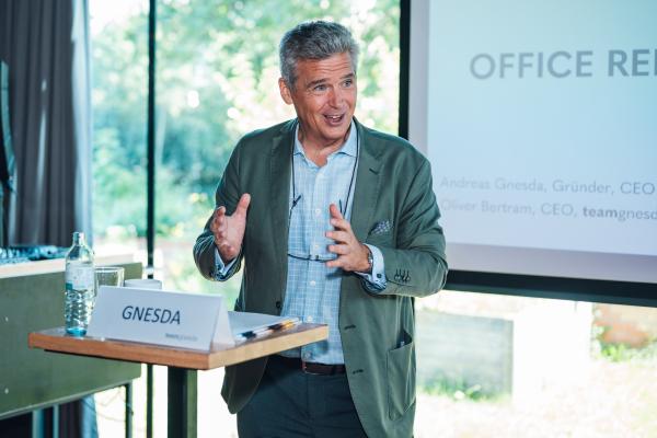 Office Report 2023:  Das neue Miteinander - lieber gemeinsam, besser zusammen