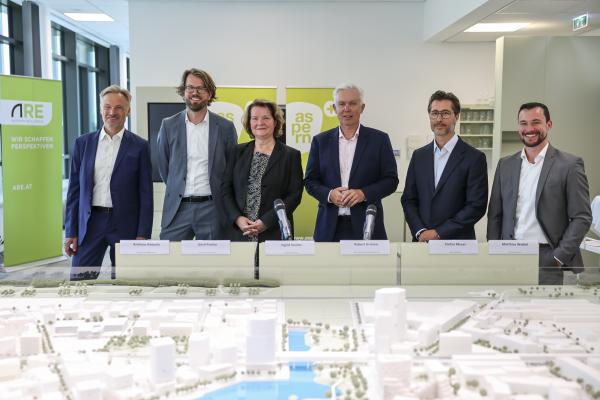 Die 3 neuen Leuchttürme für aspern Seestadt